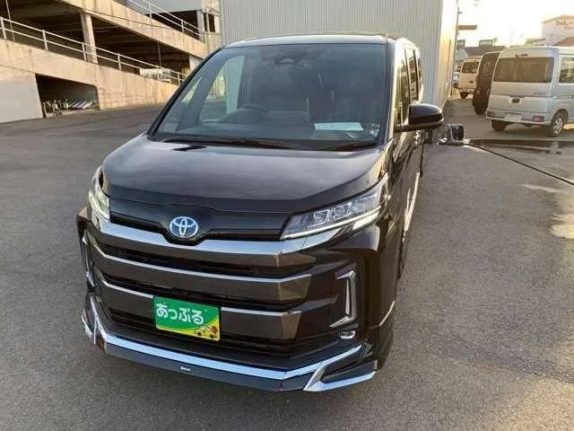Toyota Noah 2025 — миниатюра 2