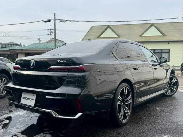 BMW 7 Series 2023 — миниатюра 2