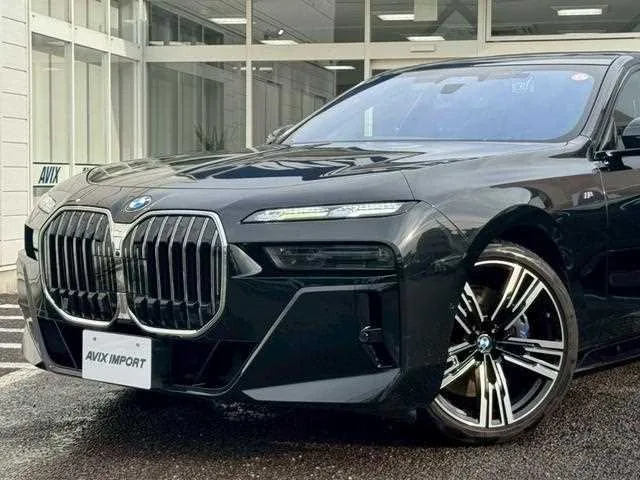 BMW 7 Series 2023 — миниатюра 4