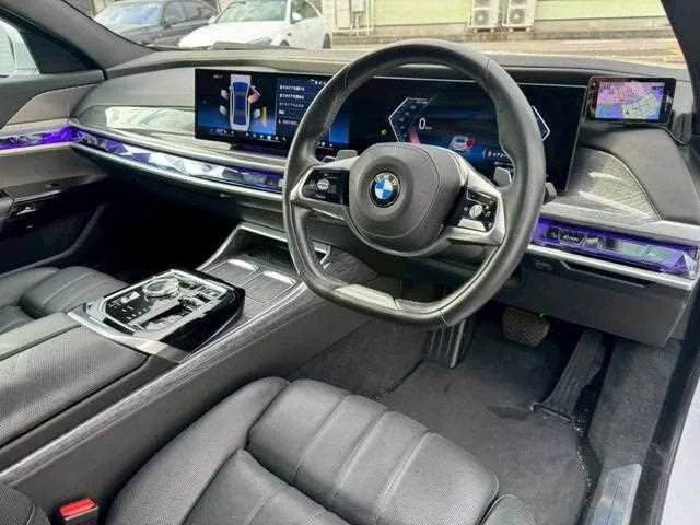 BMW 7 Series 2023 — миниатюра 5