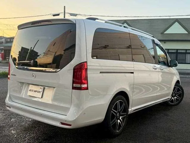 Mercedes-Benz V-Class 2024 — миниатюра 2