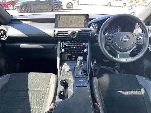 Lexus IS 2023 — миниатюра 2