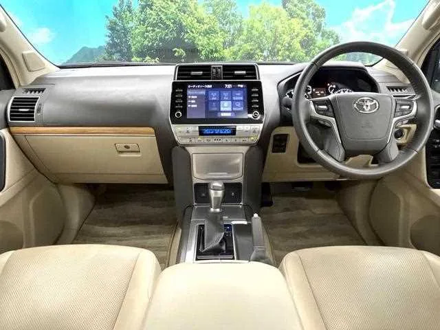 Toyota Land Cruiser Prado 2023 — миниатюра 2