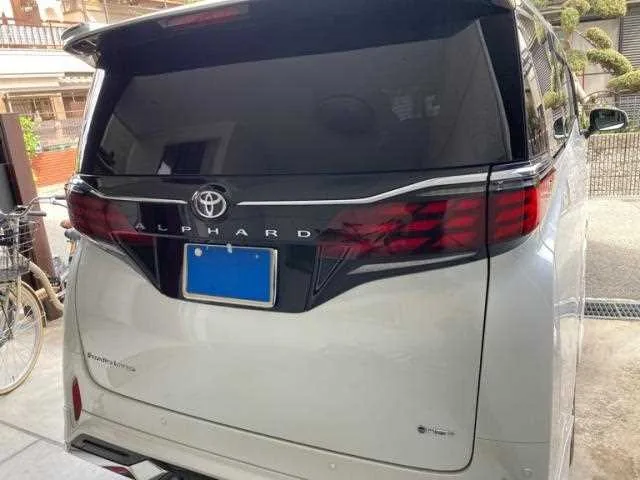 Toyota Alphard Hybrid 2023 — миниатюра 2