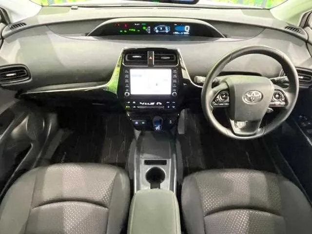 Toyota Prius 2022 — миниатюра 2