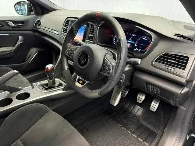 Renault Megane 2024 — миниатюра 2