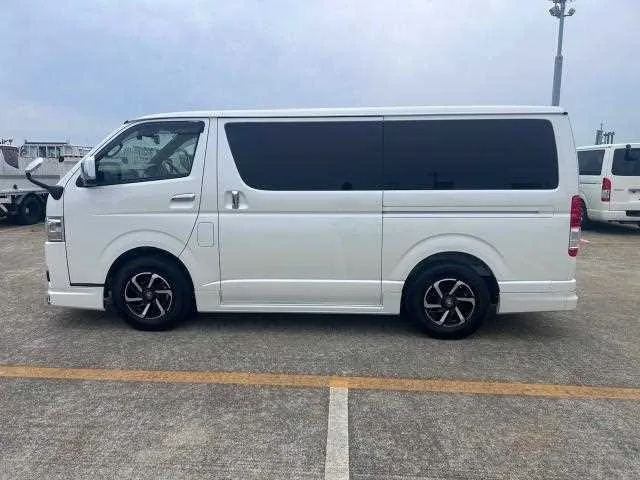 Toyota Hiace Van 2025 — миниатюра 4