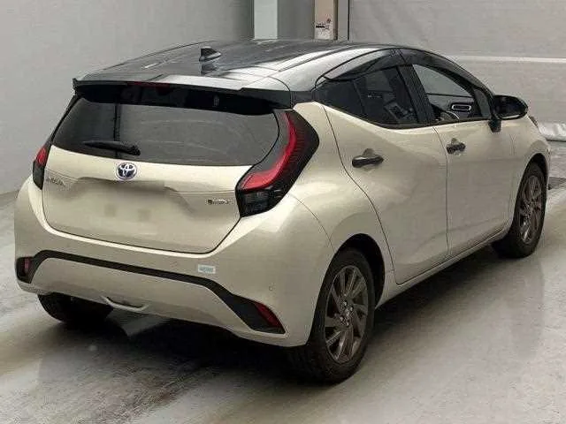 Toyota AQUA 2024 — миниатюра 2