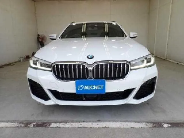BMW 5 Series 2023 — миниатюра 3