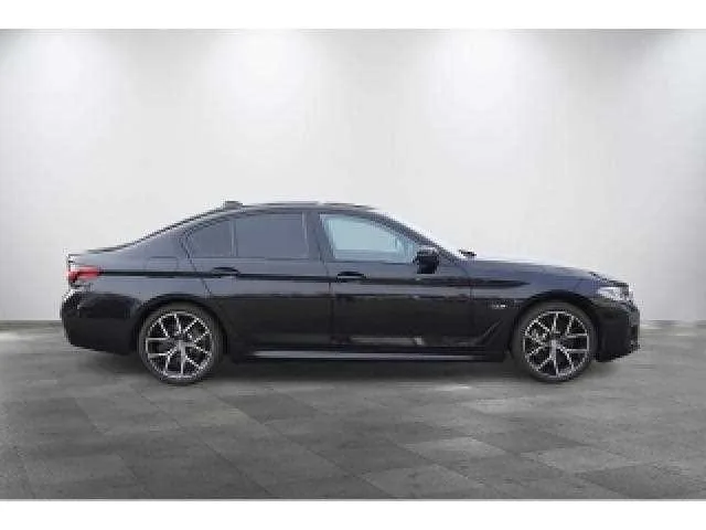 BMW 5 Series 2022 — миниатюра 2