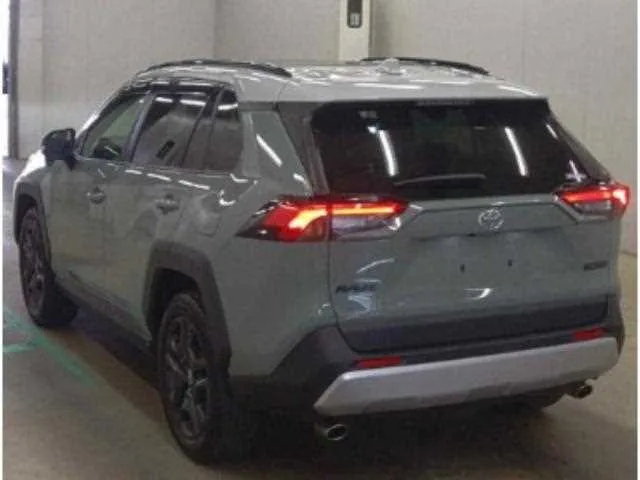 Toyota RAV4 2023 — миниатюра 2