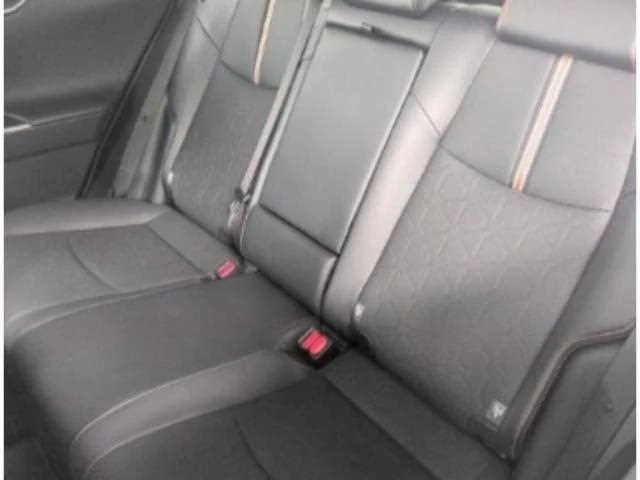 Toyota RAV4 2023 — миниатюра 4