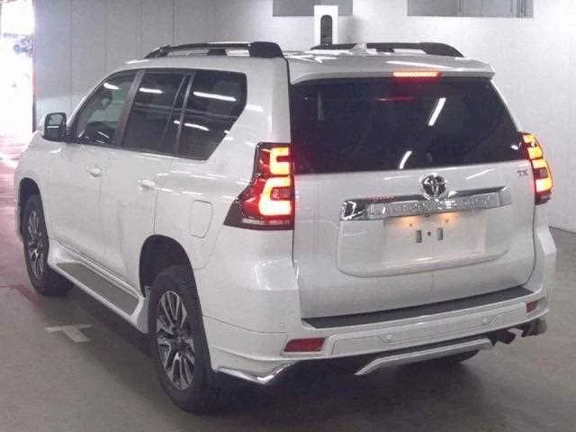 Toyota Land Cruiser Prado 2022 — миниатюра 4