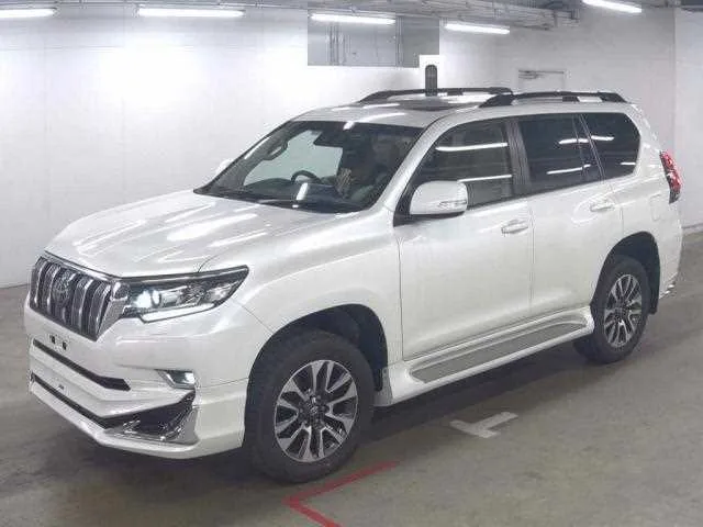 Toyota Land Cruiser Prado 2022 — фото 1, купить с доставкой в Москву