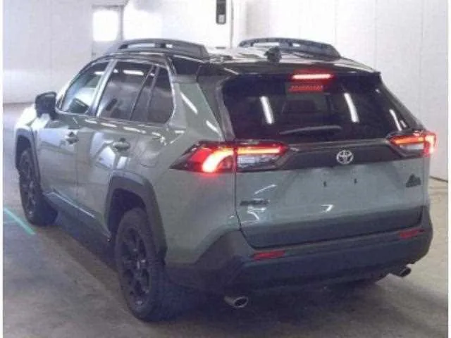 Toyota RAV4 2023 — миниатюра 2