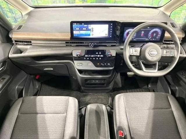 Nissan Serena 2025 — миниатюра 2