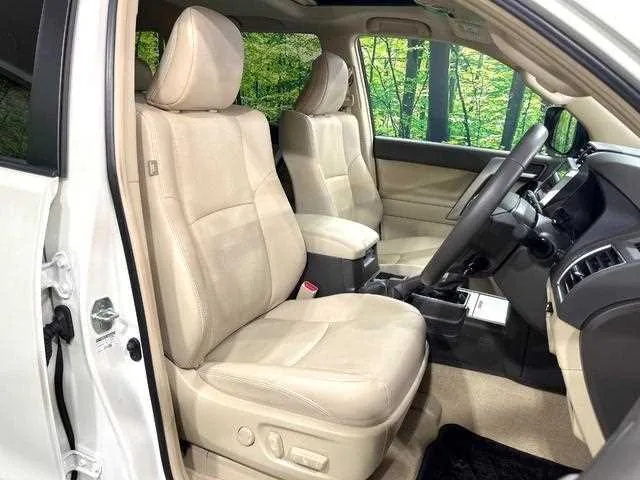 Toyota Land Cruiser Prado 2023 — миниатюра 5