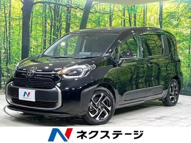 Toyota Sienta 2023 — фото 1, купить с доставкой в Москву
