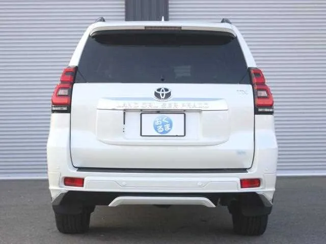 Toyota Land Cruiser Prado 2023 — миниатюра 2