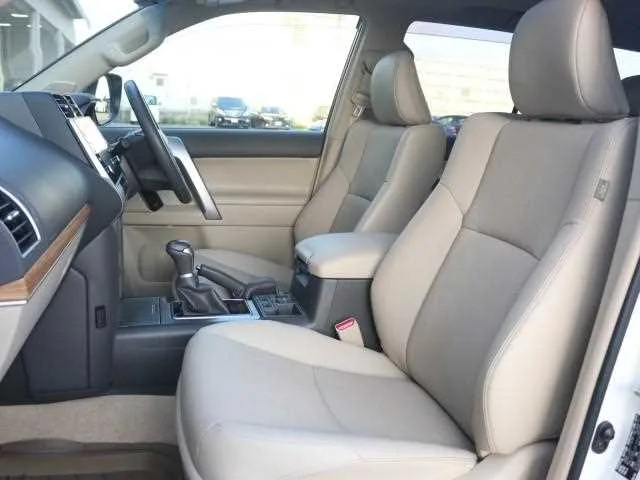 Toyota Land Cruiser Prado 2023 — миниатюра 3