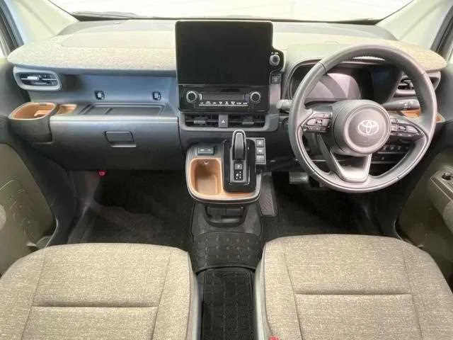 Toyota Sienta 2024 — миниатюра 2