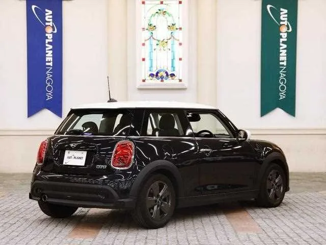 BMW MINI 2022 — миниатюра 2