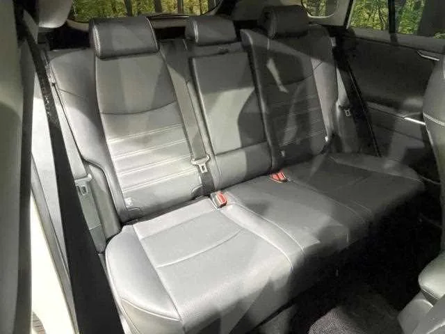 Toyota RAV4 2022 — миниатюра 3
