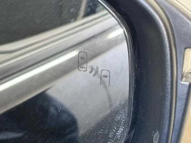 Toyota Prius 2023 — миниатюра 2