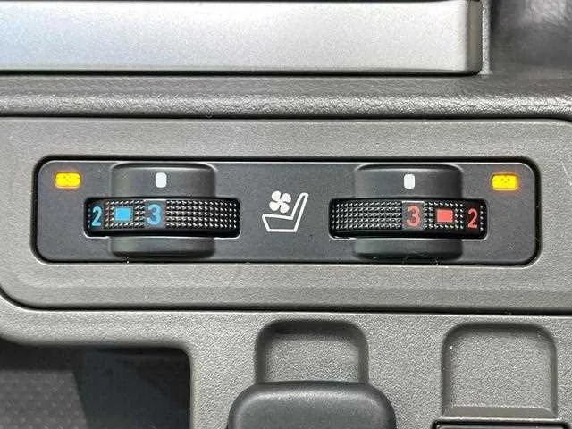 Toyota Land Cruiser Prado 2023 — миниатюра 3