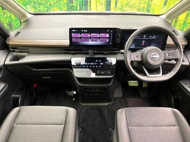 Nissan Serena 2025 — миниатюра 2