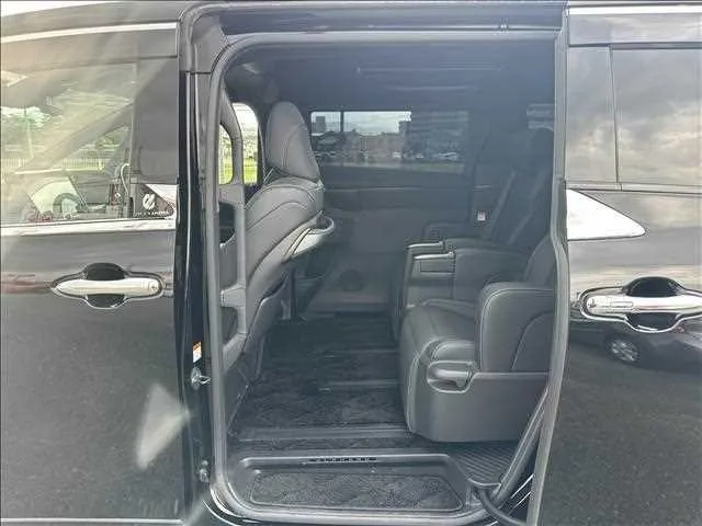 Toyota Alphard Hybrid 2023 — миниатюра 3