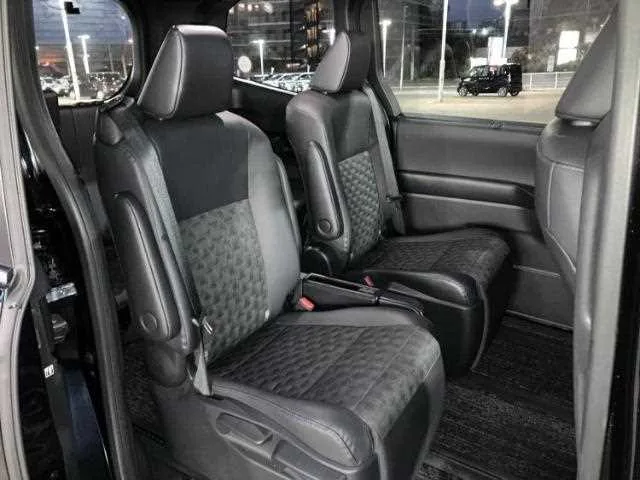 Toyota Voxy 2024 — миниатюра 5
