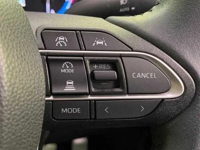Toyota Voxy 2023 — миниатюра 3
