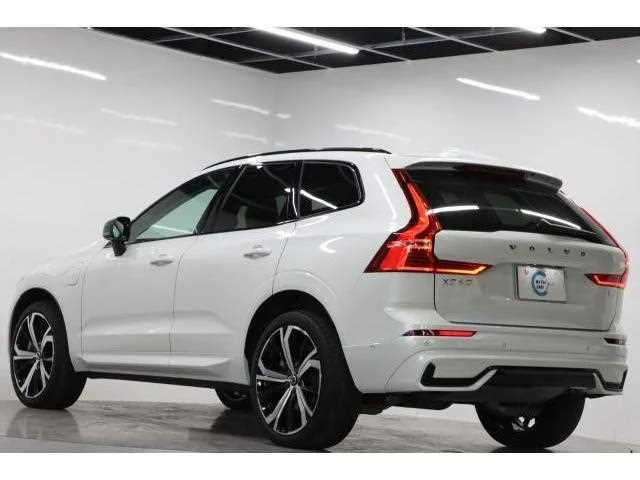 Volvo XC60 2023 — миниатюра 3