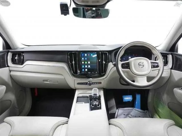 Volvo XC60 2023 — миниатюра 4