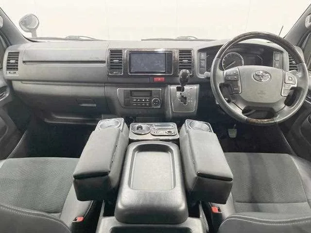 Toyota Hiace Van 2022 — миниатюра 2