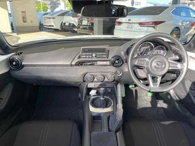 Mazda Roadster 2022 — миниатюра 2