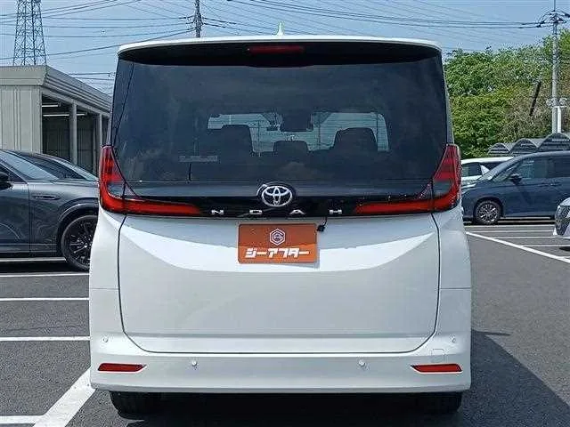 Toyota Noah 2023 — миниатюра 4