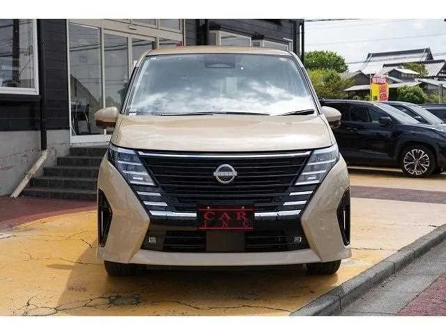Nissan Serena 2023 — миниатюра 2