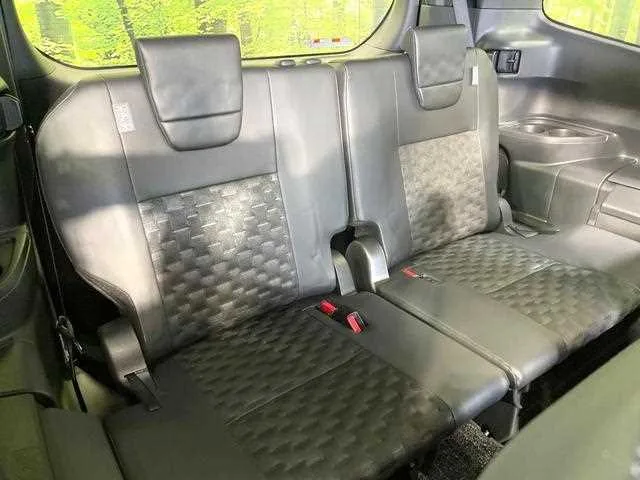 Toyota Voxy 2022 — миниатюра 4