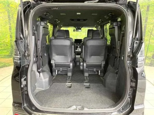 Toyota Voxy 2023 — миниатюра 4