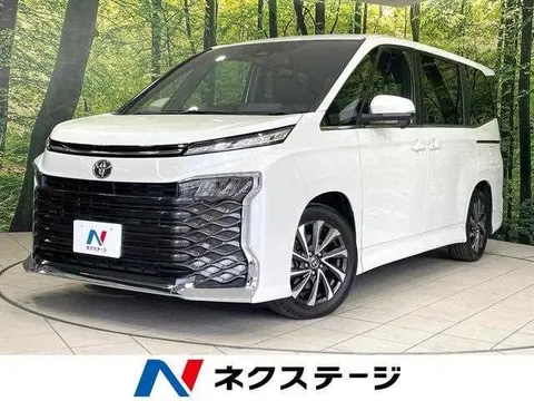 Toyota Voxy 2025 купить в Москве