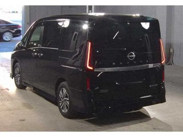 Nissan Serena 2023 — миниатюра 2