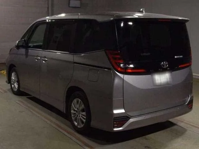 Toyota Noah 2022 — миниатюра 5