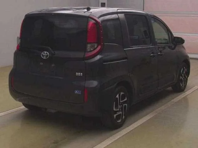 Toyota Sienta 2023 — миниатюра 2