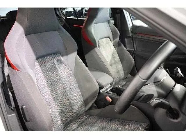 Volkswagen Golf GTI GTI 2023 — миниатюра 3