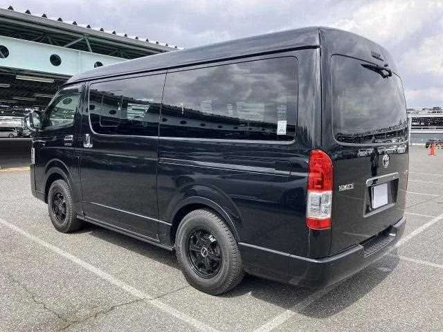 Toyota Hiace Van 2024 — миниатюра 2