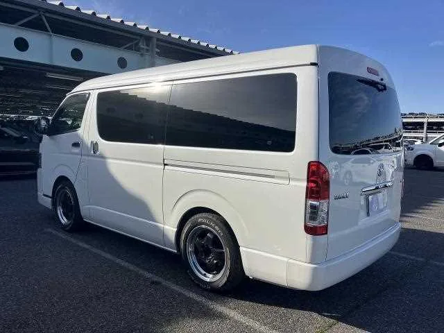 Toyota Hiace Wagon 2024 — миниатюра 2