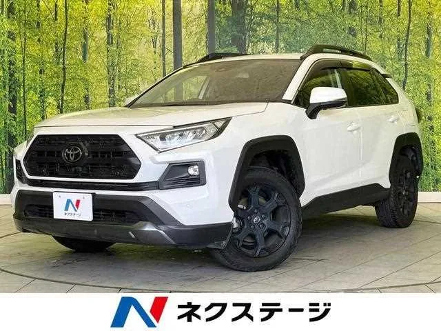 Toyota RAV4 2022 — фото 1, купить с доставкой в Москву