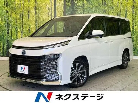 Toyota Voxy 2025 купить в Москве